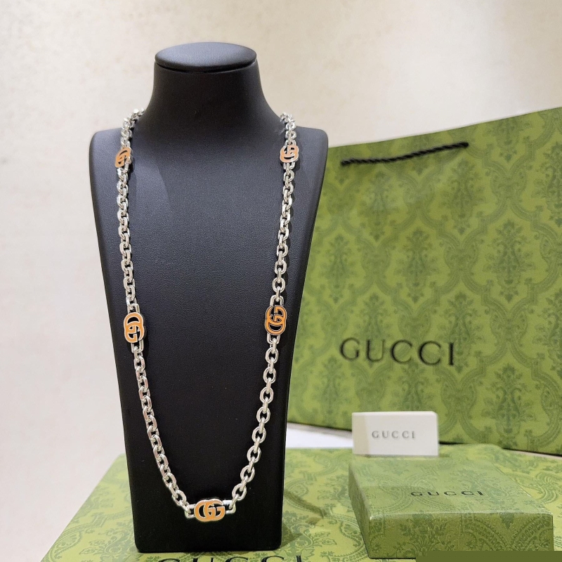 G*u*i necklaces